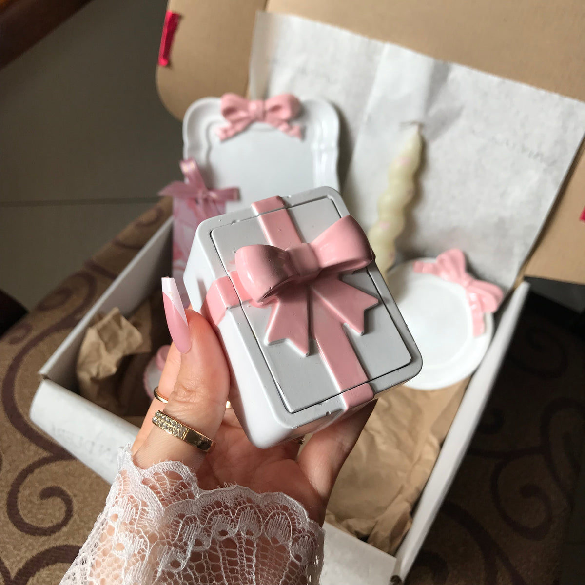 Mini bow box