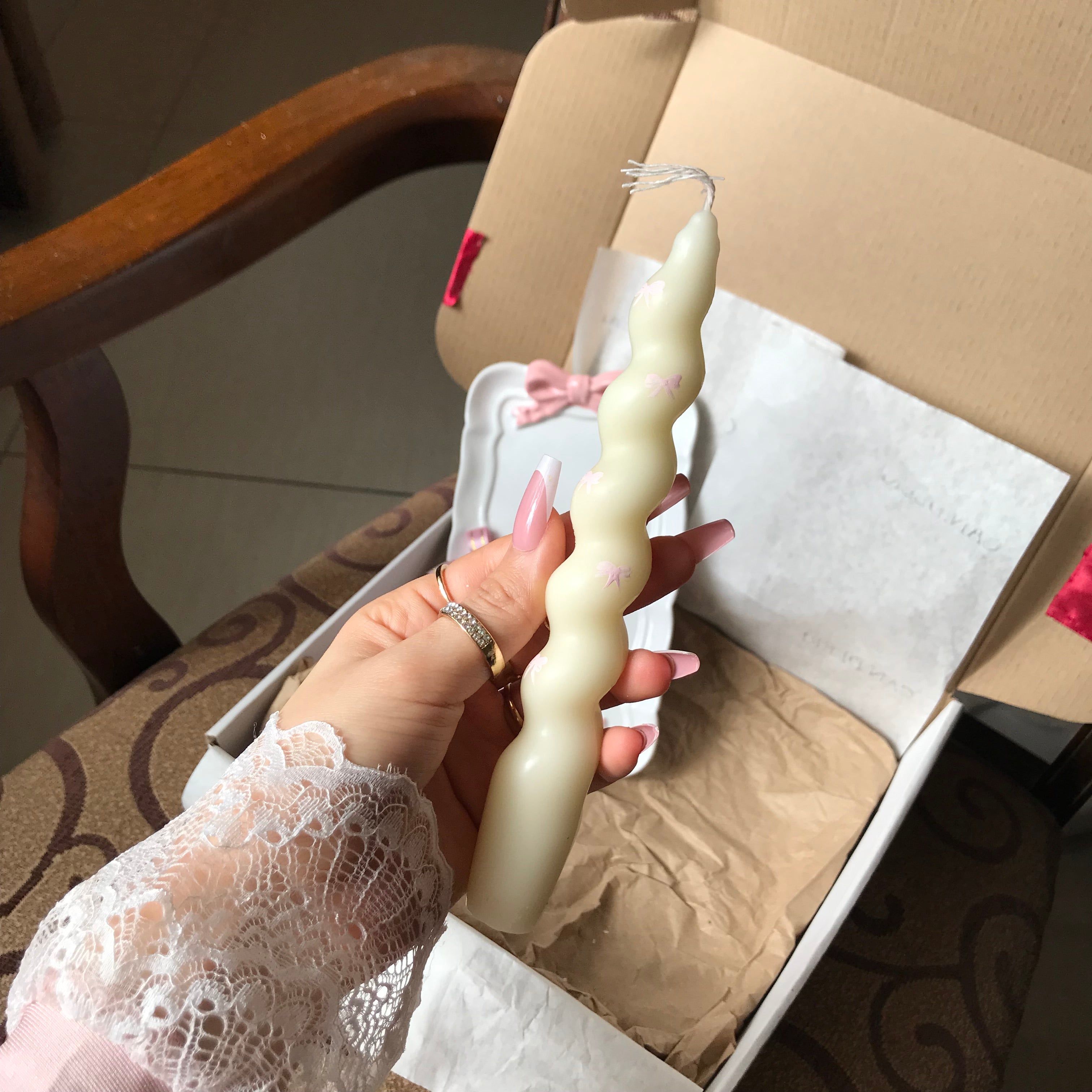 Candle wavy