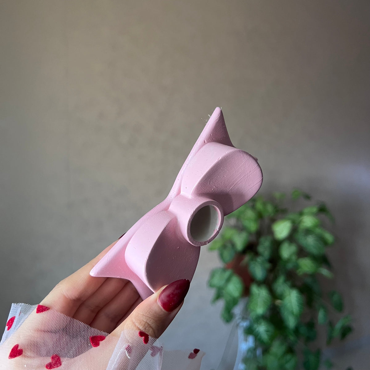 Bow candle holder