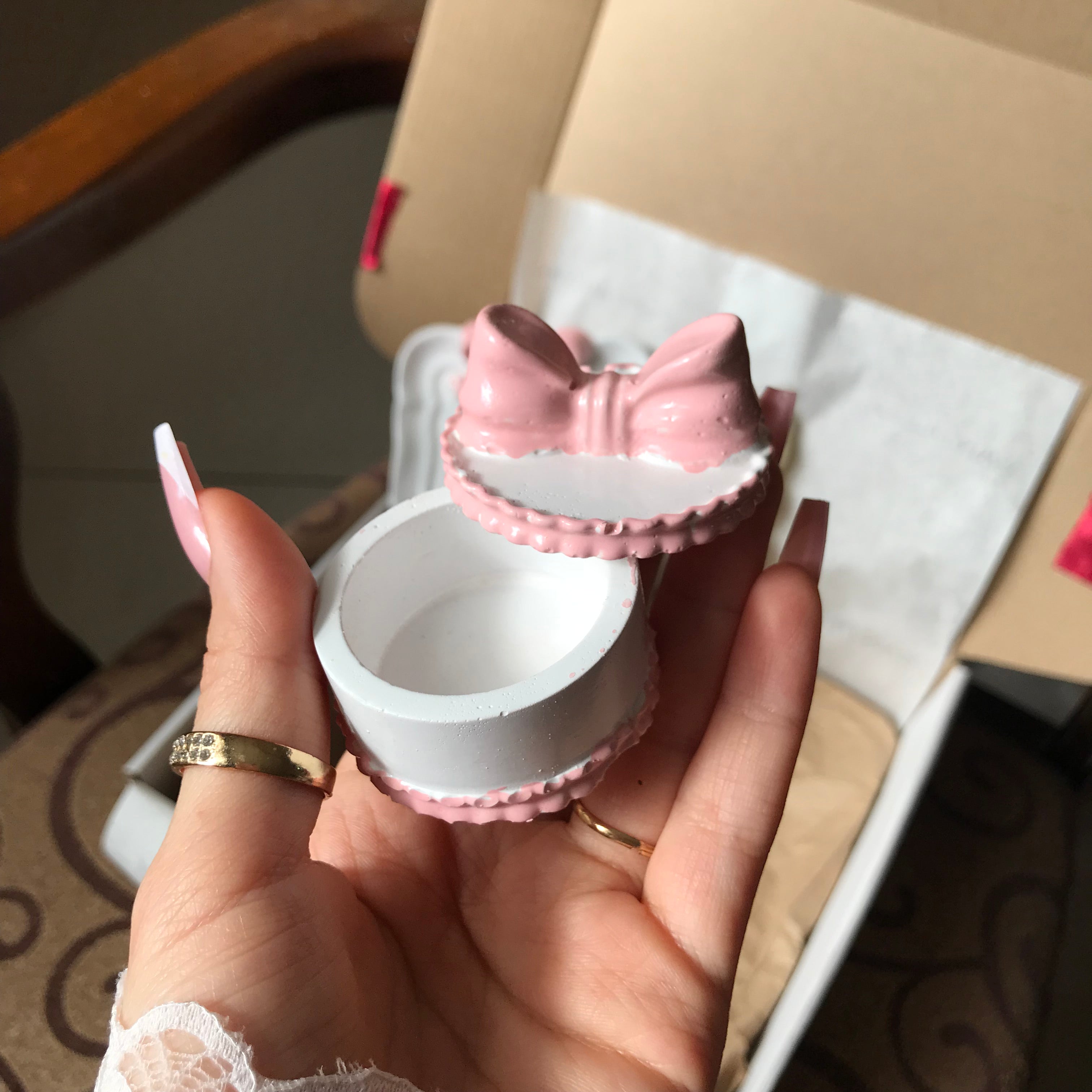 Mini bow box