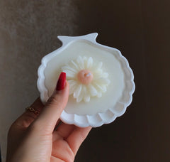 Shell-shaped candle concrete