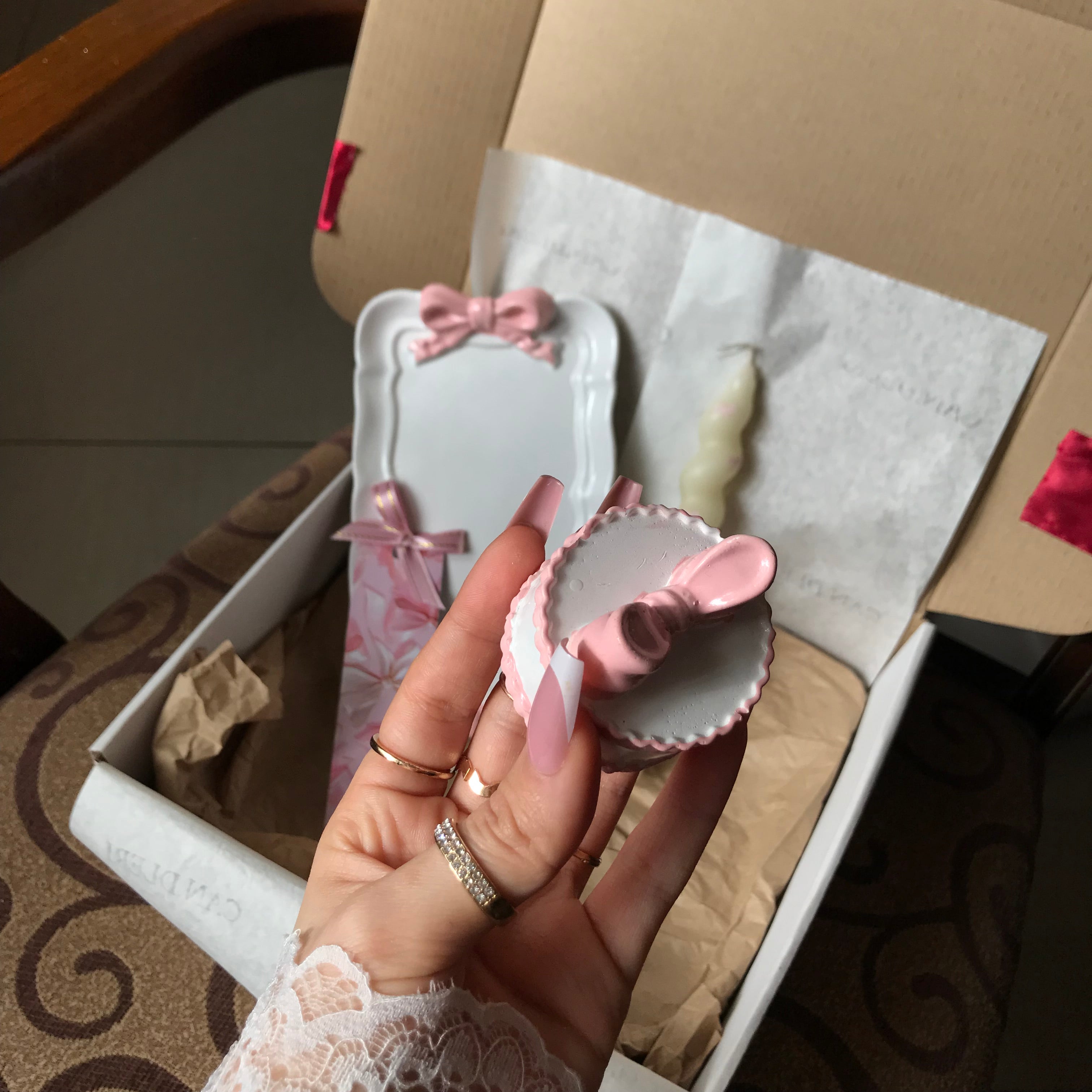 Mini bow box