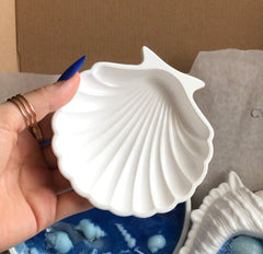 Shell-shaped candle concrete
