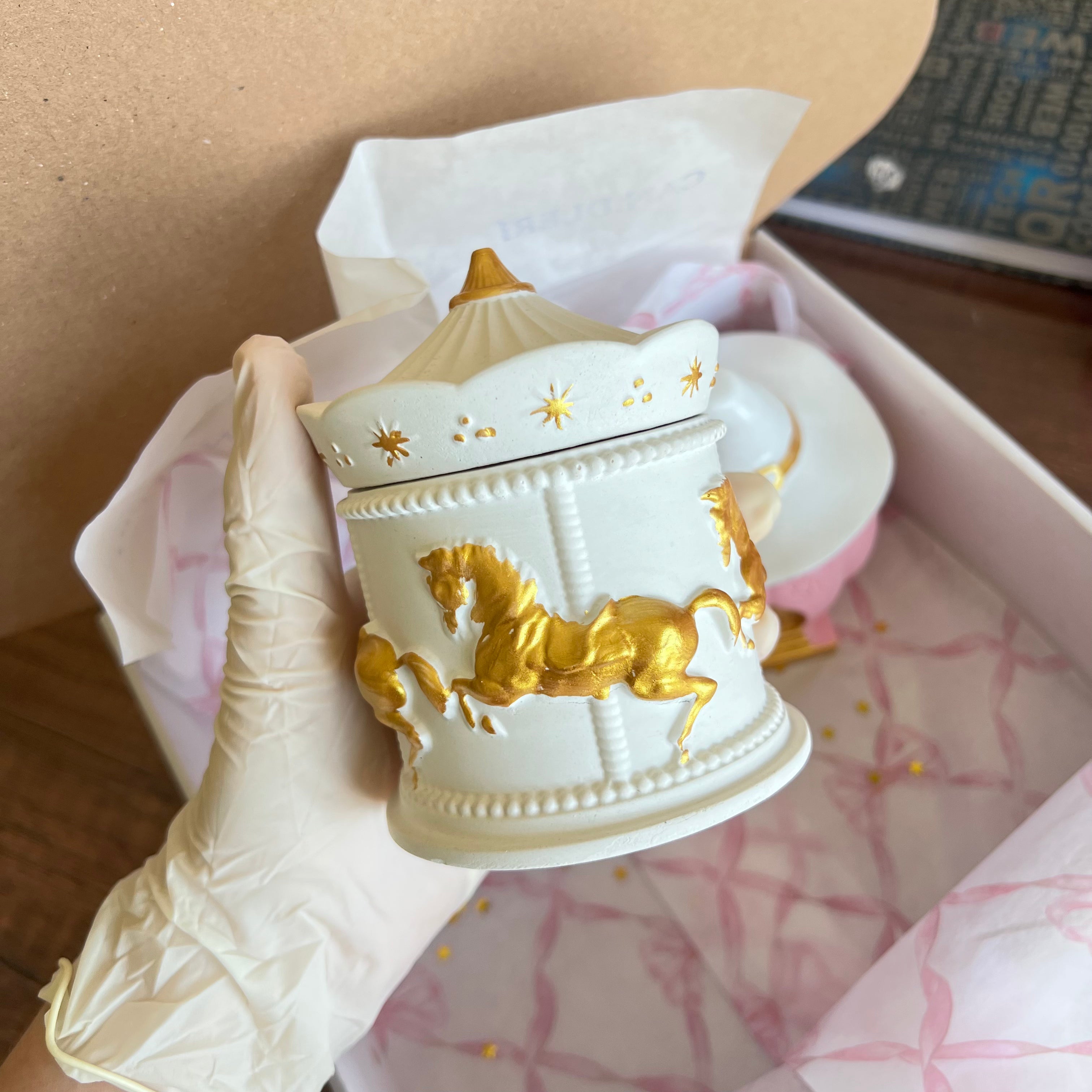Royal candle jar